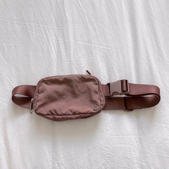 Lululemon Everywhere Belt Bag 1L - Picture 1 of 4